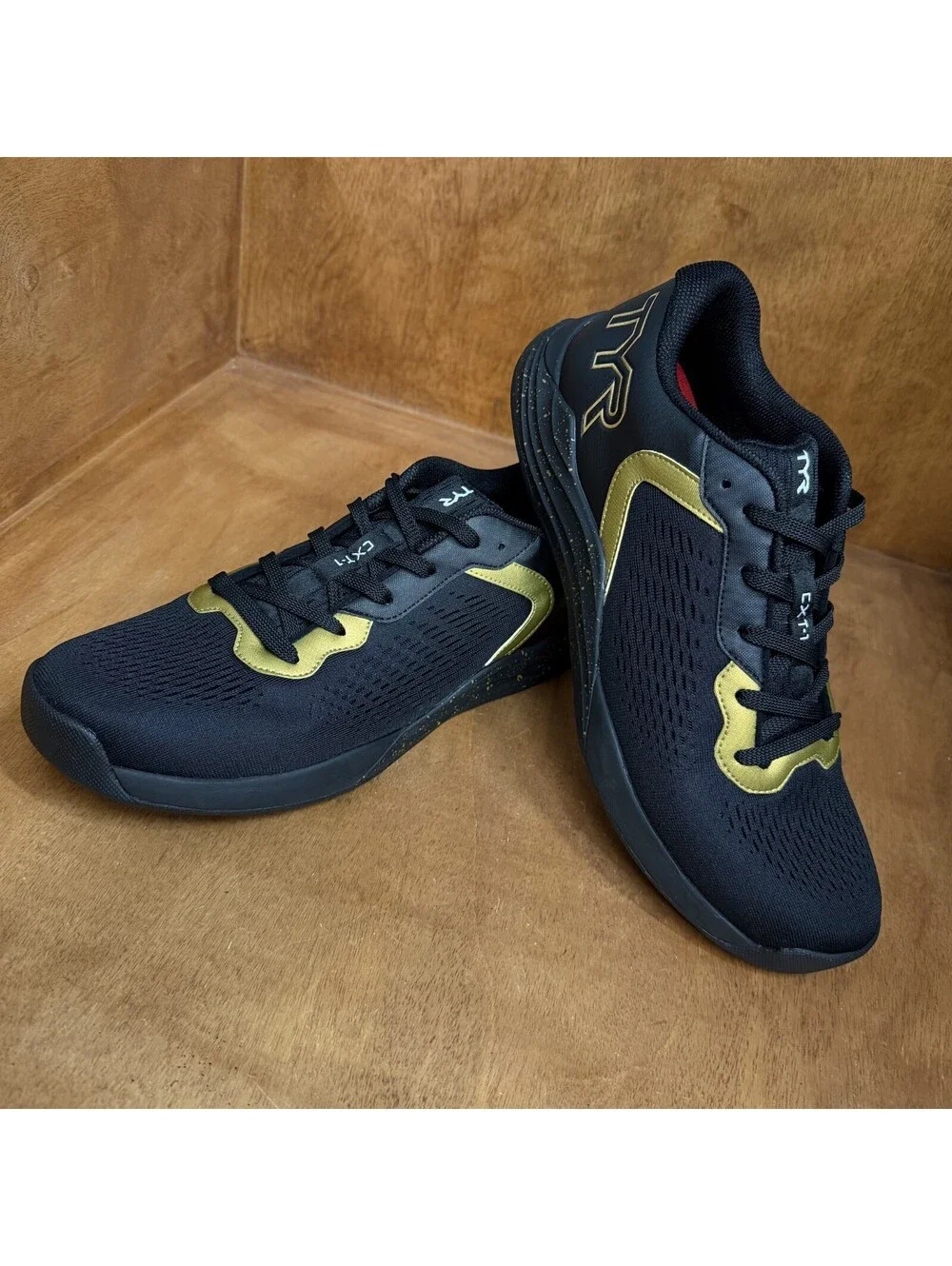 TYR CXT-1 Trainer Shoes Men 11.5 Women 13 Black Gold CrossFit HIIT Gym Sneakers